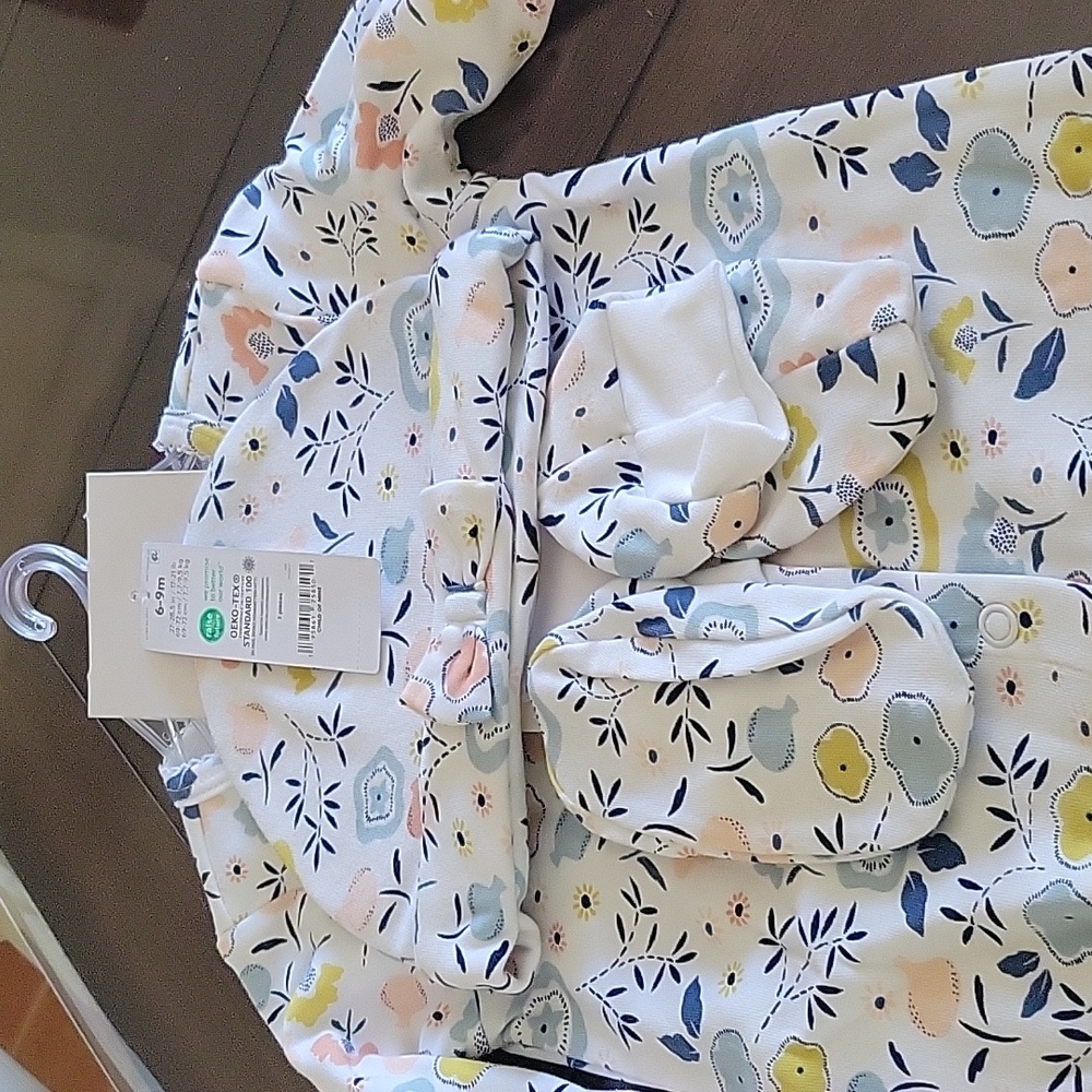 Carter - Picture 2 of 2